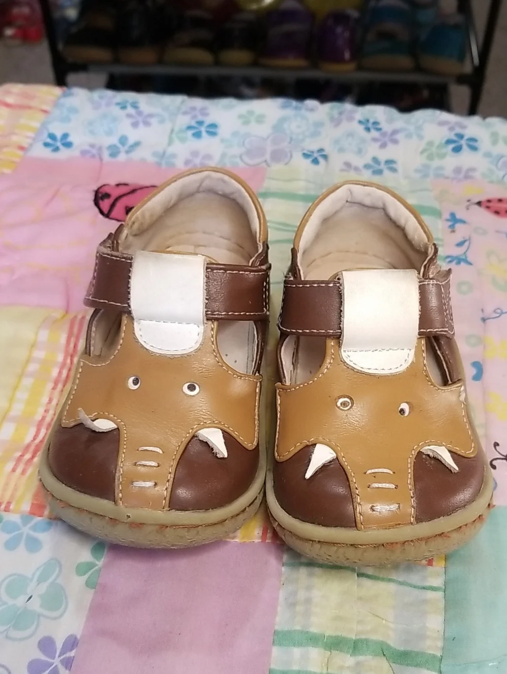 Livie & Luca Brown and Tan Leather Baby Walker Shoes Size 7 Elephants